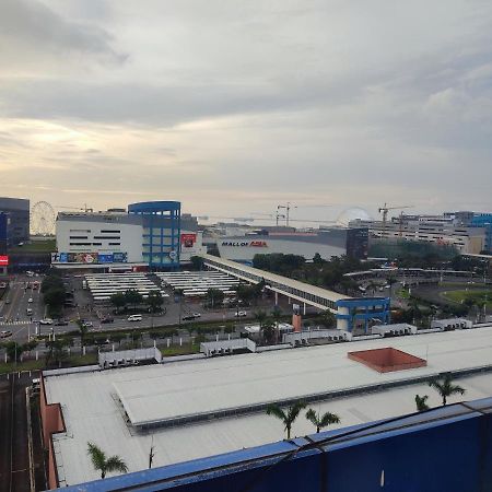 Sea Residences Moa Condotel By Ruffa Манила Экстерьер фото